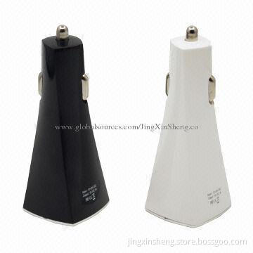 Dual-USB Socket In-car Chargers with RoHS Mark, 31*31*86mm Size